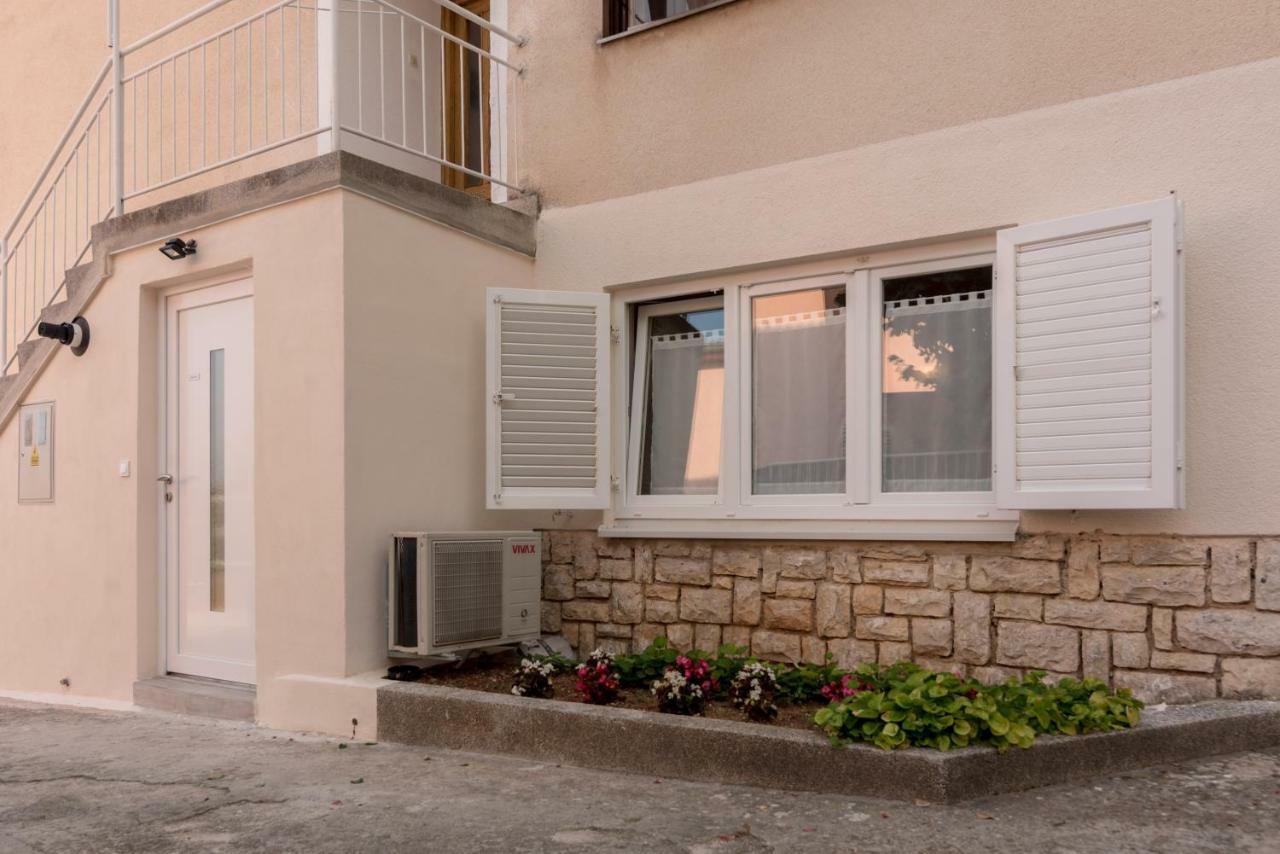 Apartment Katarina Пула Екстериор снимка